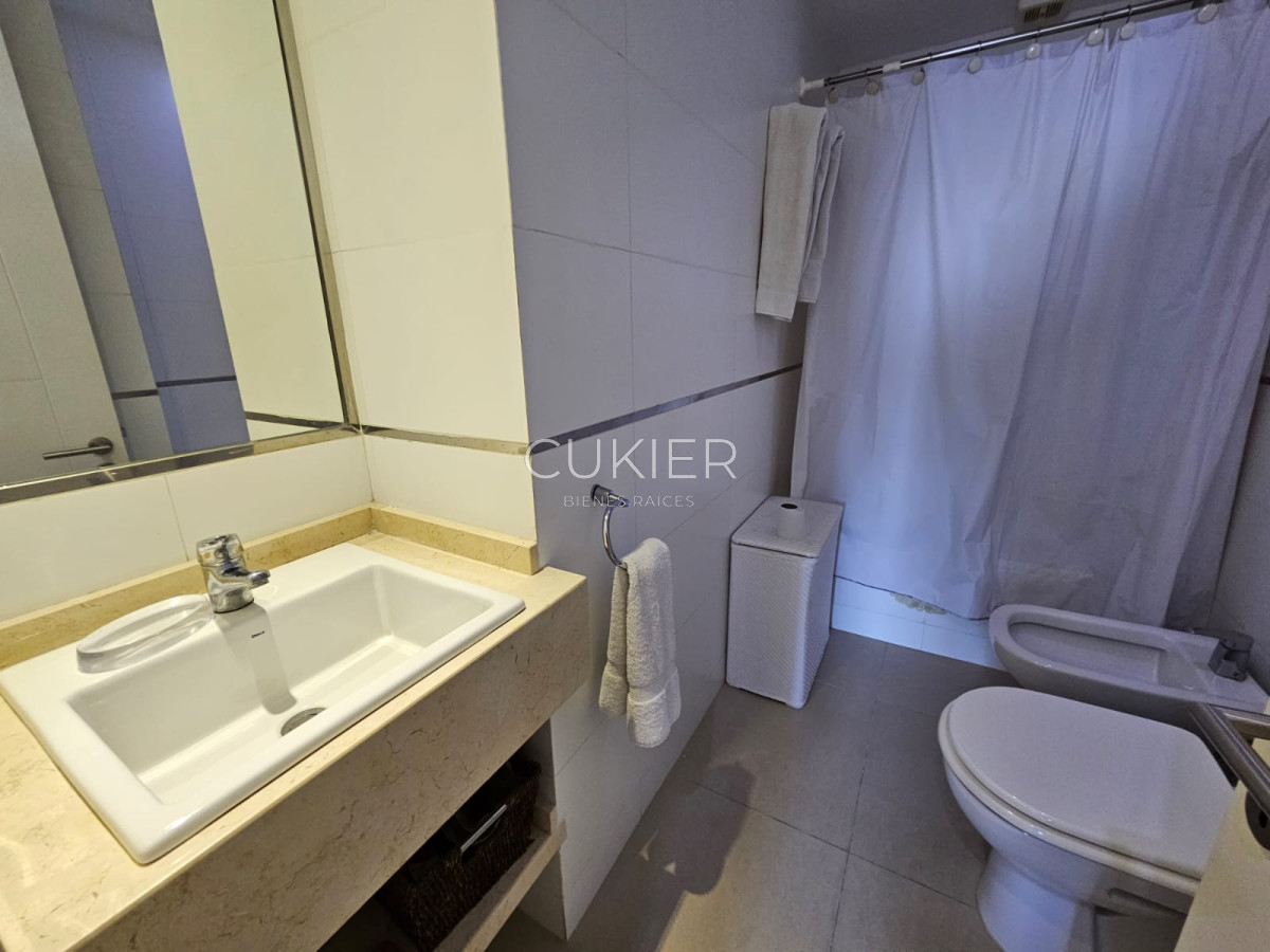 Apartamento ID.2064 - Alquiler anual de apartamento 2 dormitorios con parrillero propio en la Barra Punta del Este