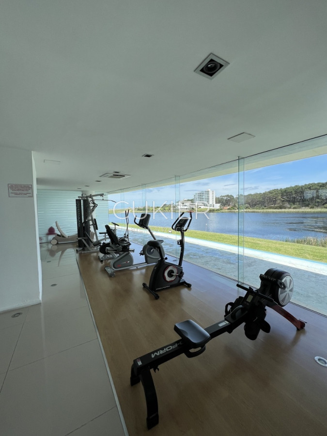 Apartamento ID.1305 - Alquiler temporada apartamento 3 dormitorios en primera linea frente al mar Playa Mansa Punta del Este