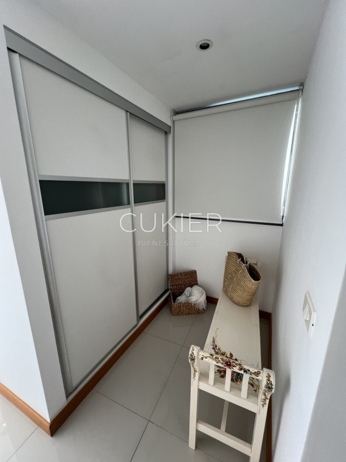 Apartamento ID.2660 - Venta hermoso departamento 3 suites en primera linea Playa Brava torre de categoría