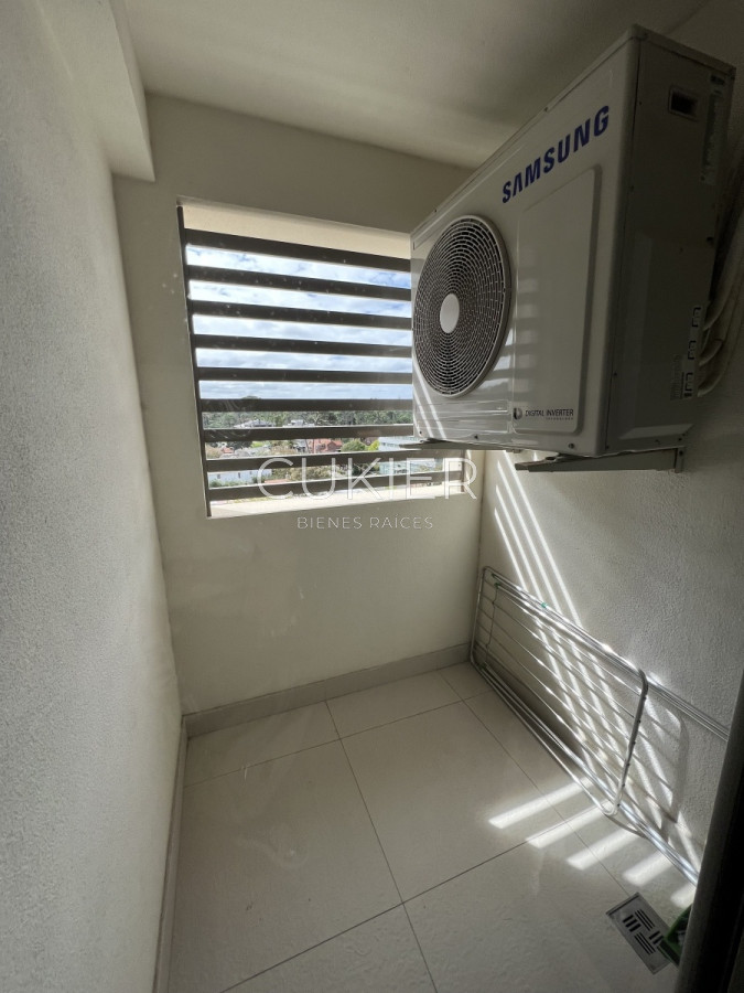 Apartamento ID.1669 - Alquiler anual apartamento 2 dormitorios en edificio full servicios en Punta del este 