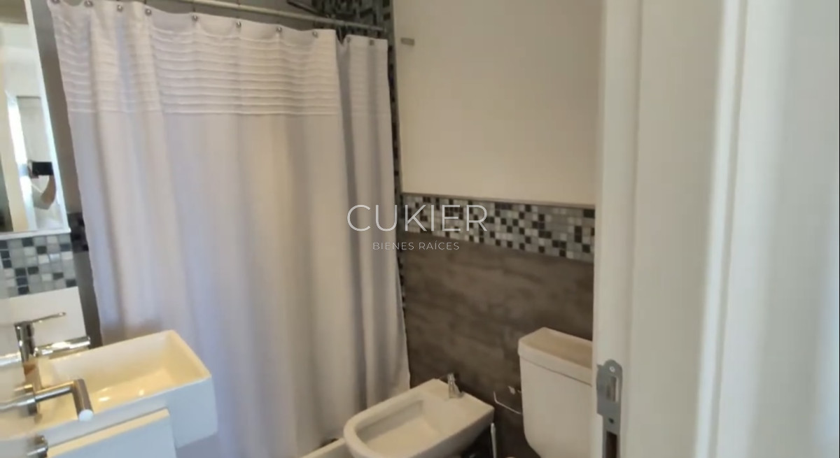 Apartamento ID.2664 - Alquiler anual y temporada de apartamento 2 dormitorios a pasos de Playa brava en Punta del este