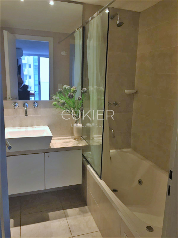 Apartamento ID.3537 - Venta apartamento 3 dormitorios y dependencia en Playa Brava a 100 m del mar 