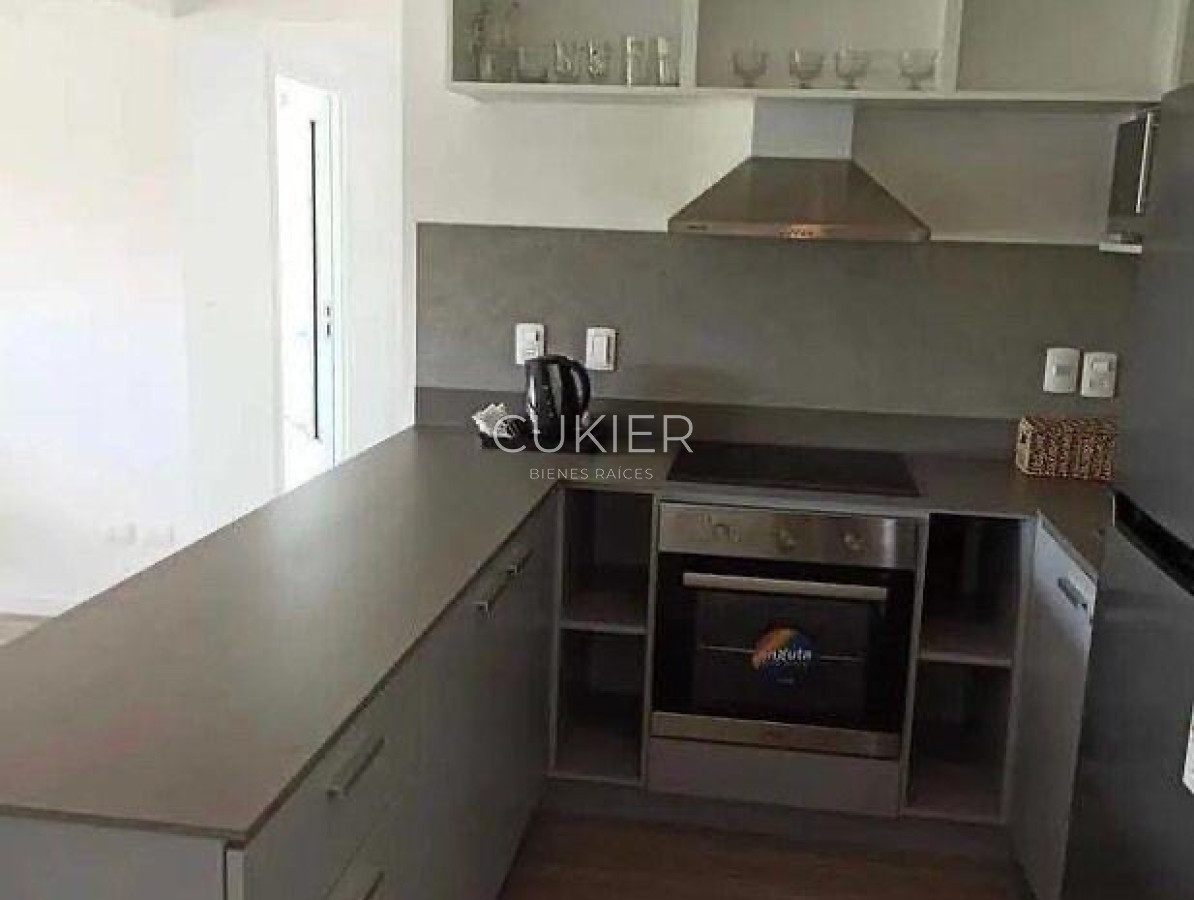 Apartamento ID.4565 - Venta de apartamento 2 dormitorios con terraza propia en edificio con servicios Roosevelt