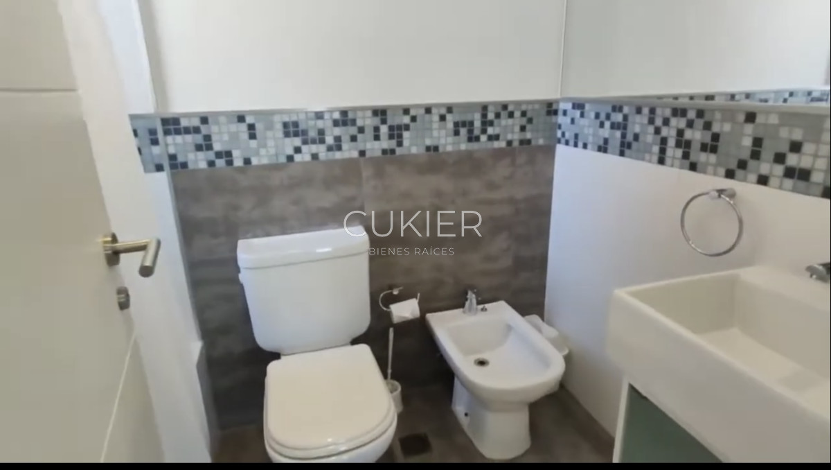 Apartamento ID.2664 - Alquiler anual y temporada de apartamento 2 dormitorios a pasos de Playa brava en Punta del este