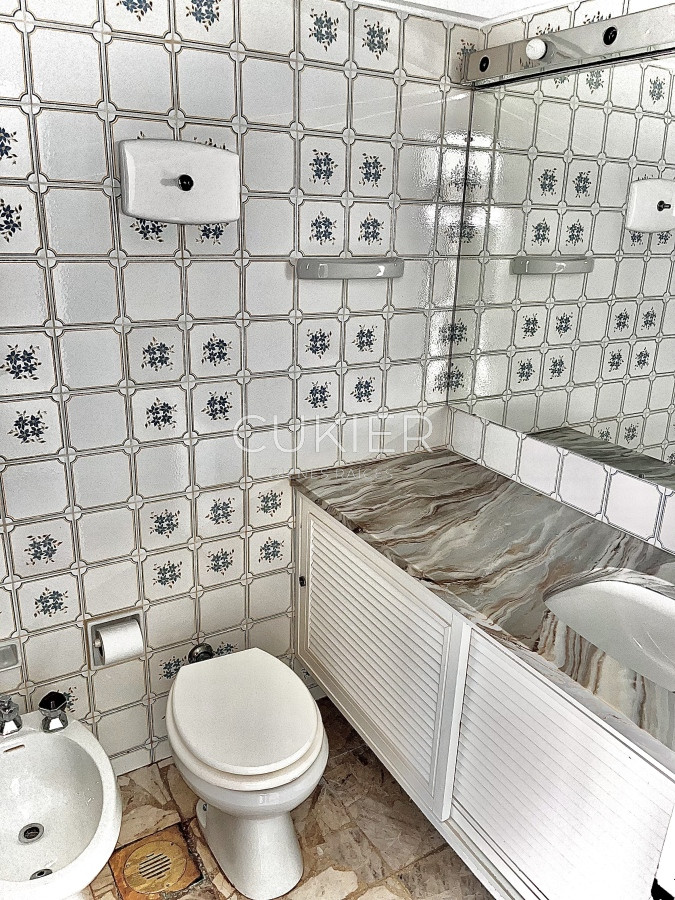 Apartamento ID.3700 - VENTA en Peninsula amplio departamento de 120m2 con vista al puerto.