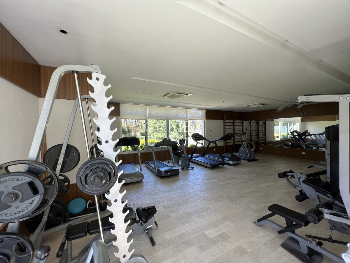 Apartamento ID.2063 - Venta apartamento 2 dormitorios en edificio de categoría en Playa Mansa Punta del Este