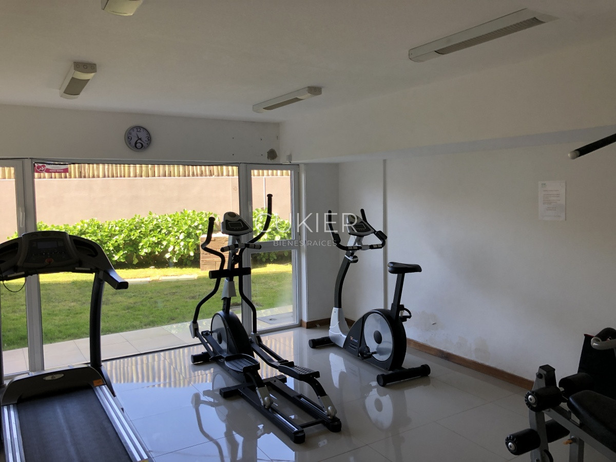 Apartamento ID.215 - Alquiler anual apartamento 1 dormitorio en primera linea Playa Mansa Punta del Este