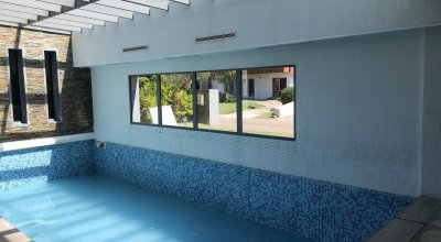 Apartamento ID.1506 - Alquiler de temporada y venta de apartamento 2 dormitorios en edificio de categoría Playa Brava
