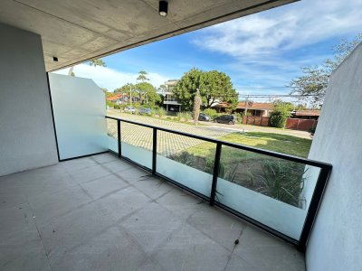 Venta Apartamento De 2 Dormitorios En Playa Mansa