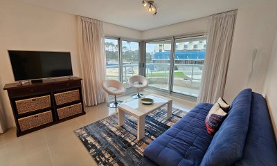 Venta apartamento 2 dormitorios en edificio de categoría en Playa Mansa Punta del Este