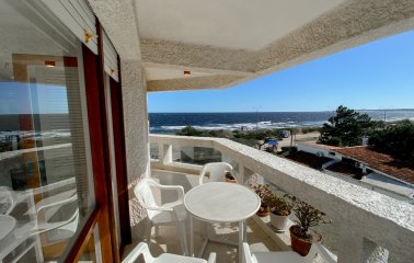 Venta apartamento 3 dormitorios en primera linea playa mansa Punta del Este