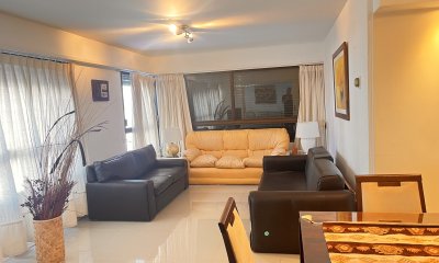 Venta EN OPORTUNIDAD de apartamento 2 dormitorios y dependencia en Peninsula Punta Del Este.