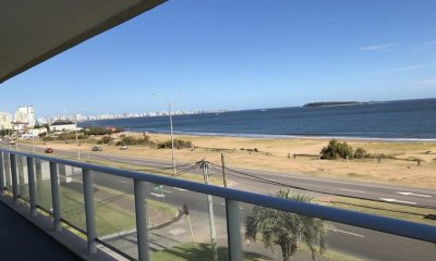 Alquiler anual de apartamento 1 dormitorio frente al mar en playa mansa
