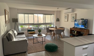 Venta de apartamento 2 dormitorios con terraza propia en edificio con servicios Roosevelt