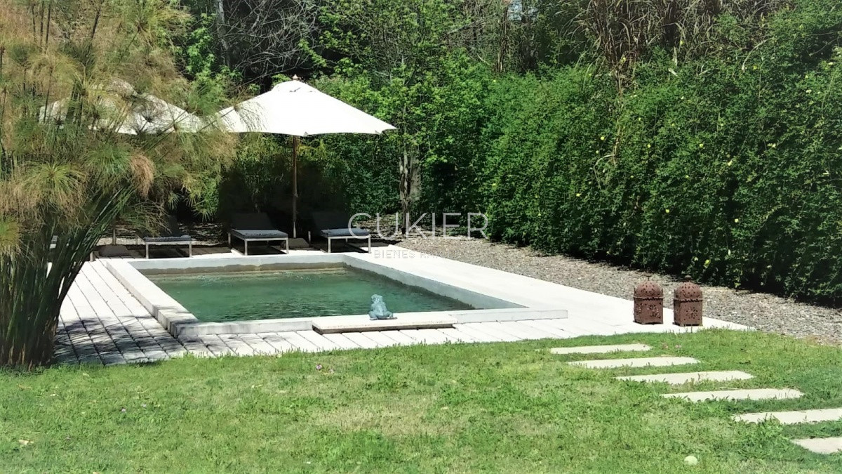 Casa ID.1368 - Alquiler anual de casa 4 dormitorios en barrio privado La Arbolada en Punta del Este