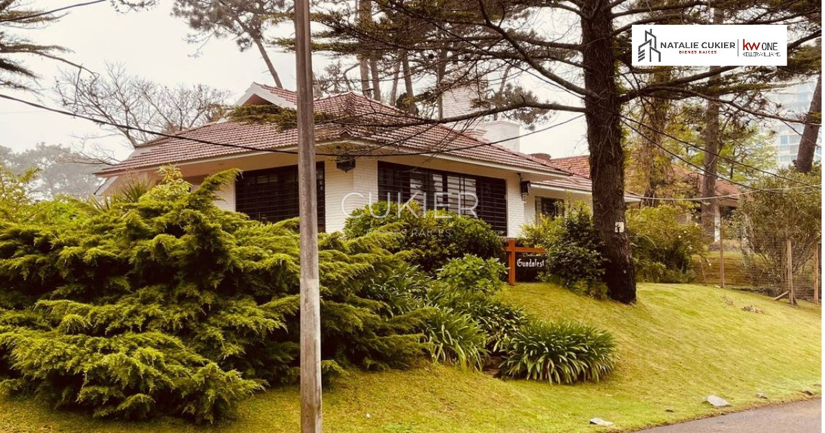 Casa ID.316 - Alquiler Temporada de hermosa casa 3 dormitorios a pocas cuadras del mar en mansa a 200 m del mar 