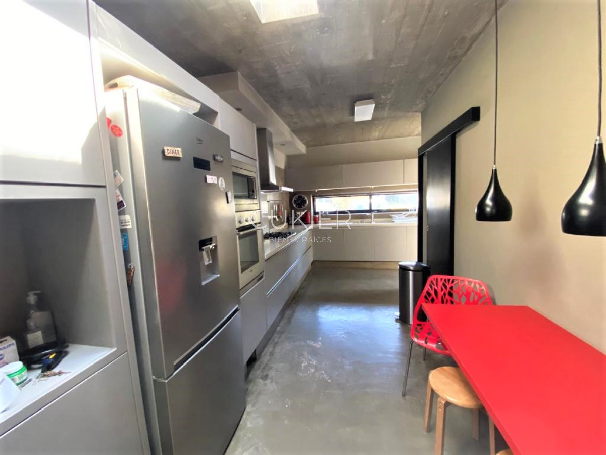 Casa ID.1368 - Alquiler anual de casa 4 dormitorios en barrio privado La Arbolada en Punta del Este
