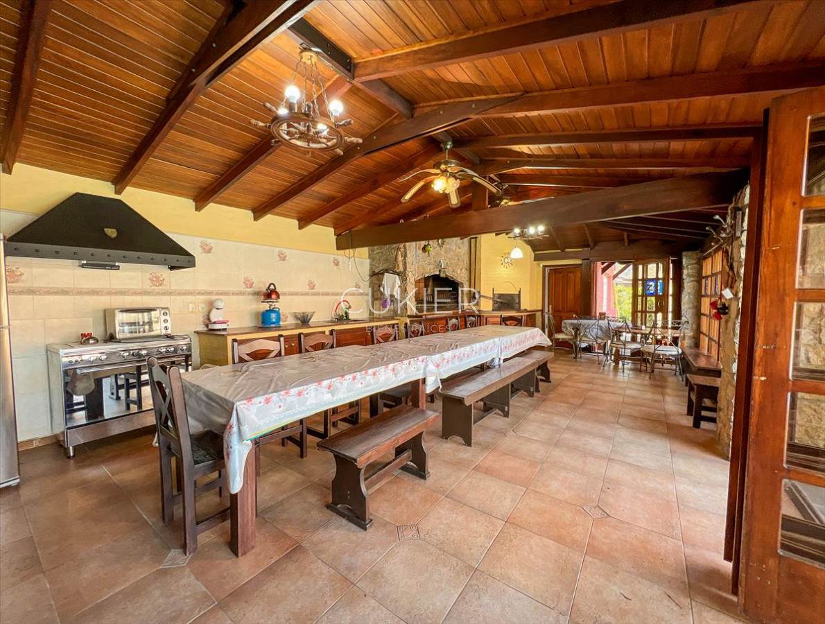 Casa ID.2460 - VENDO CASA 6 DORMITORIOS SOLANAS PUNTA DEL ESTE PISCINA