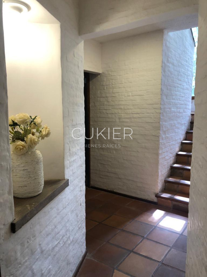 Casa ID.2180 - Casa en alquiler anual, 3 dormitorios, 2 baños en San Rafael.