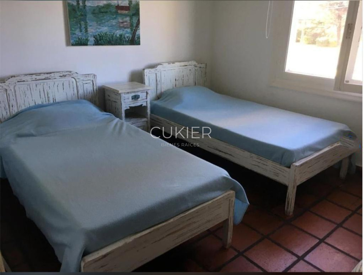 Casa ID.2697 - Alquiler anual y temporada de casa 4 dormitorios en San Rafael con piscina a 200 m de playa brava
