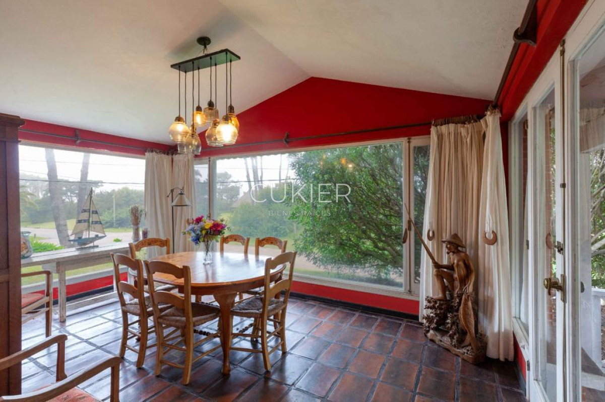Casa ID.2697 - Alquiler anual y temporada de casa 4 dormitorios en San Rafael con piscina a 200 m de playa brava