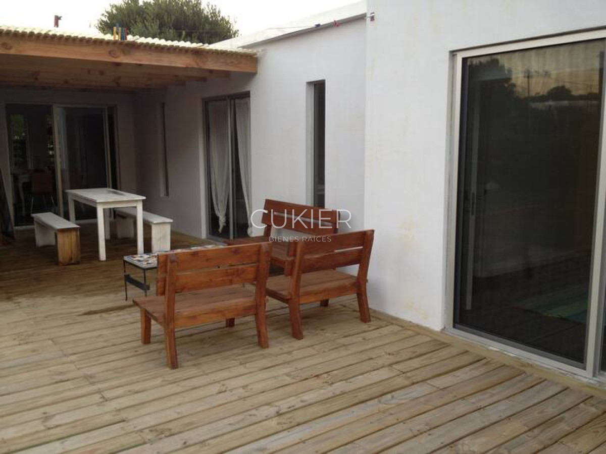 Casa ID.2398 - CASA  ALQUILER DE TEMPORADA 3 DORMITORIOS CON PISCINA EN MONTOYA - LA BARRA