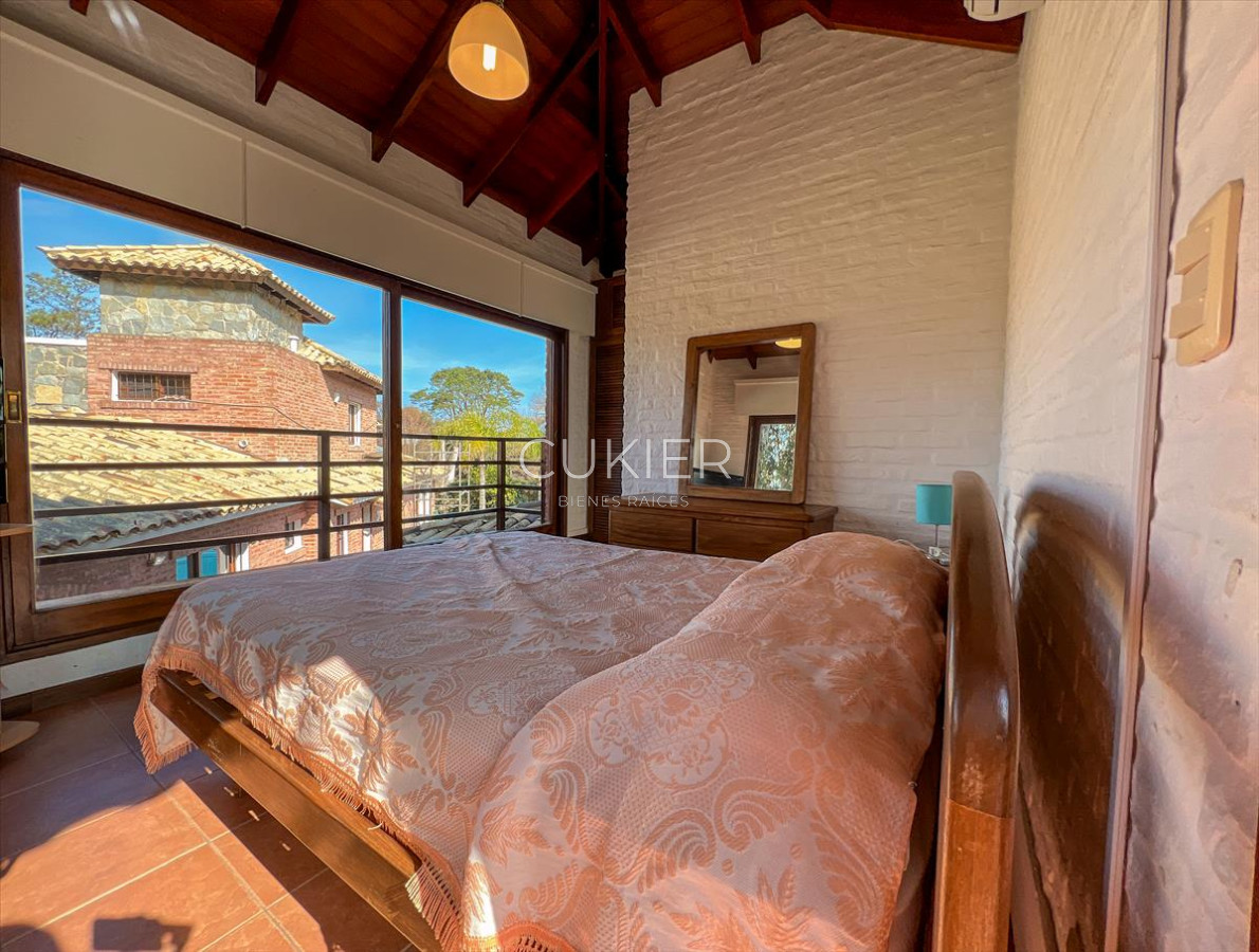 Casa ID.2460 - VENDO CASA 6 DORMITORIOS SOLANAS PUNTA DEL ESTE PISCINA