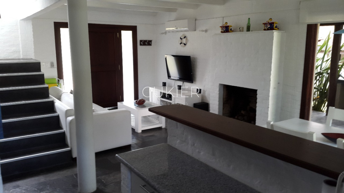 Casa ID.1717 - Alquiler temporada y anual de casa 2 dormitorios duplex en barrio privado punta del este