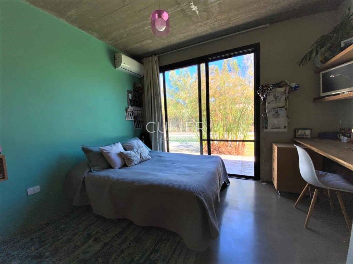 Casa ID.1368 - Alquiler anual de casa 4 dormitorios en barrio privado La Arbolada en Punta del Este
