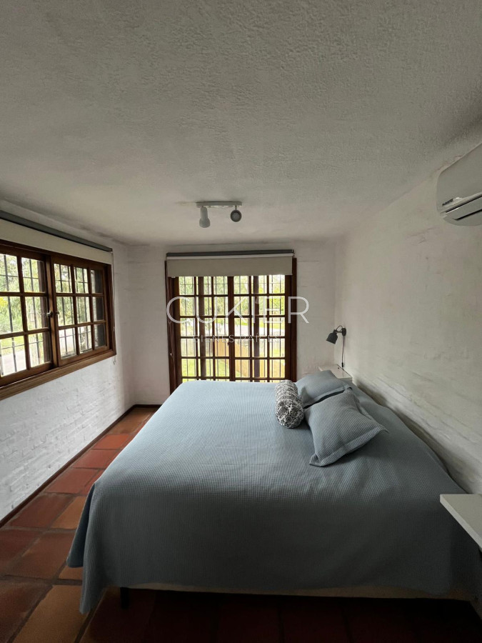 Casa ID.2180 - Casa en alquiler anual, 3 dormitorios, 2 baños en San Rafael.