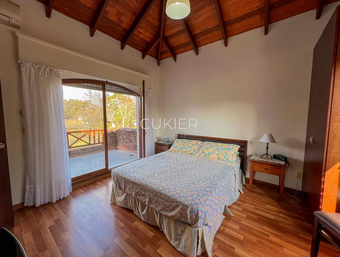 Casa ID.2460 - VENDO CASA 6 DORMITORIOS SOLANAS PUNTA DEL ESTE PISCINA