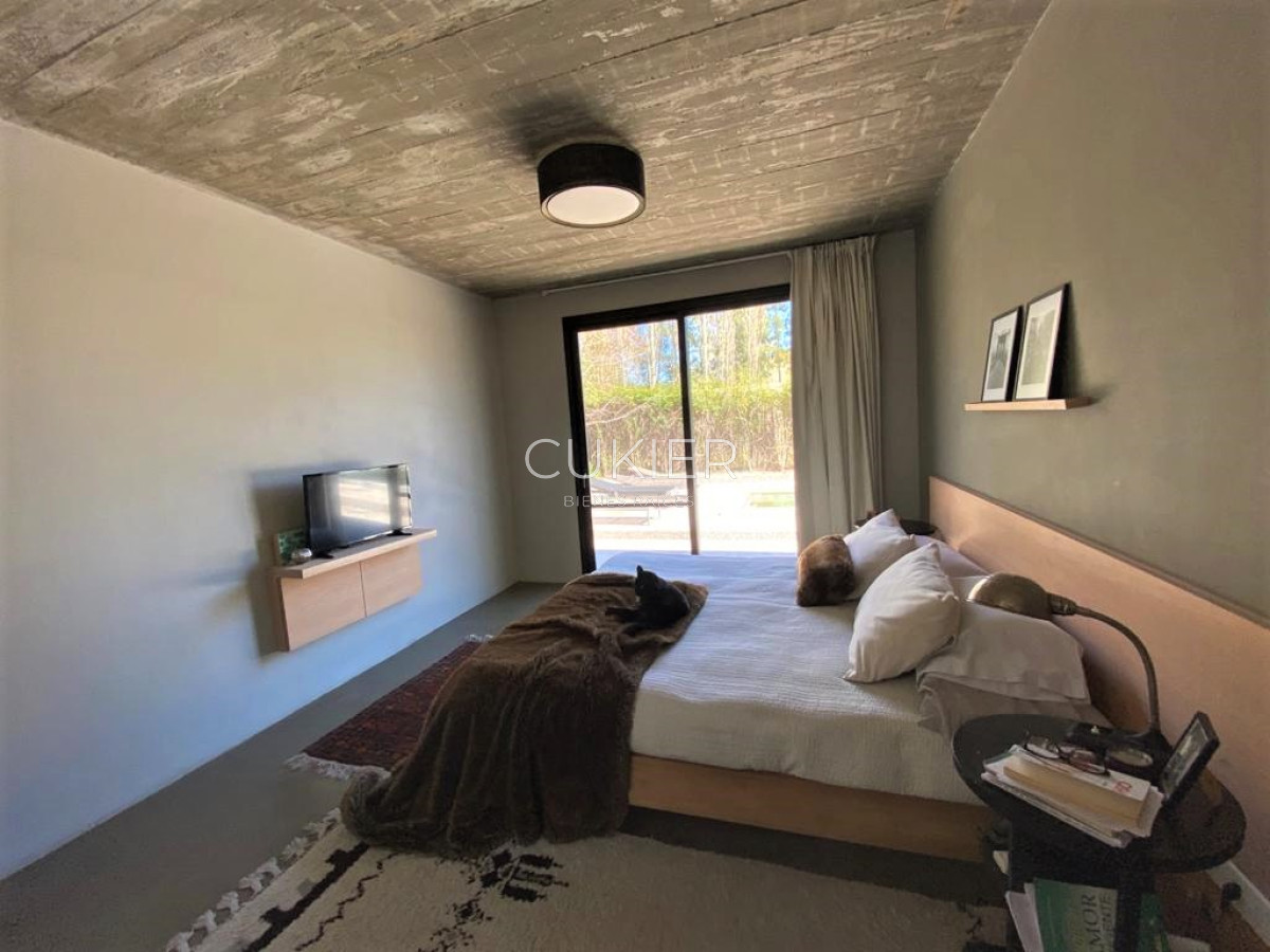 Casa ID.1368 - Alquiler anual de casa 4 dormitorios en barrio privado La Arbolada en Punta del Este