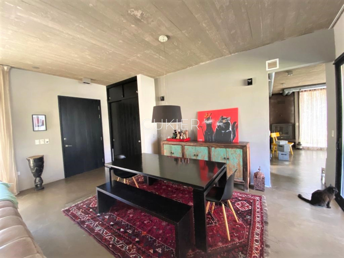 Casa ID.1368 - Alquiler anual de casa 4 dormitorios en barrio privado La Arbolada en Punta del Este