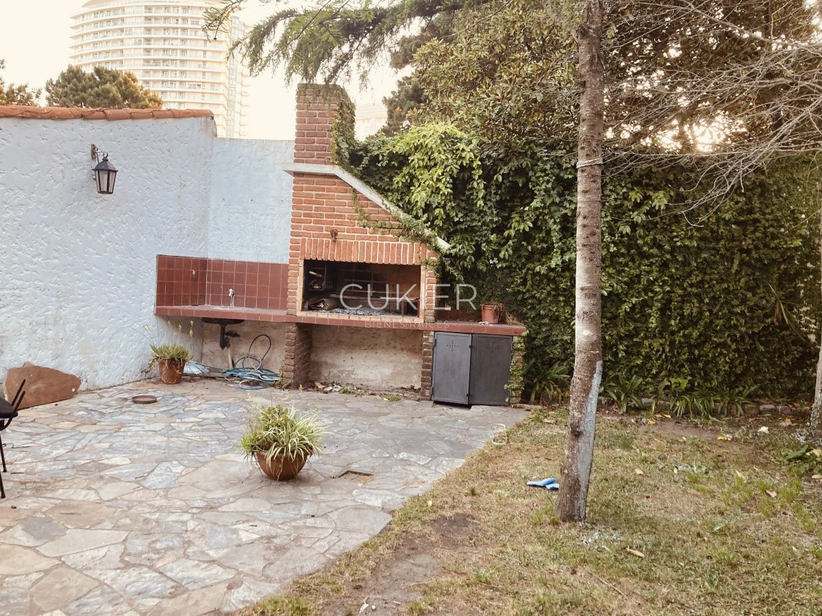 Casa ID.1424 - Alquiler anual casa 4 dormitorios en Playa Mansa Punta del Este