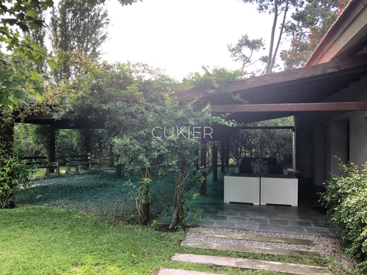 Casa ID.1717 - Alquiler temporada y anual de casa 2 dormitorios duplex en barrio privado punta del este