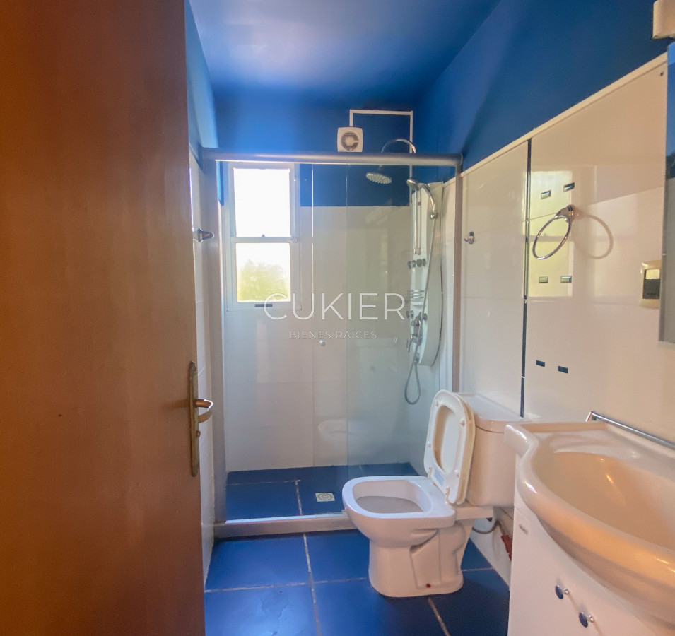 Casa ID.1851 - Venta y alquiler anual de espectacular casa de 6 dormitorios en barrio privado la Residence