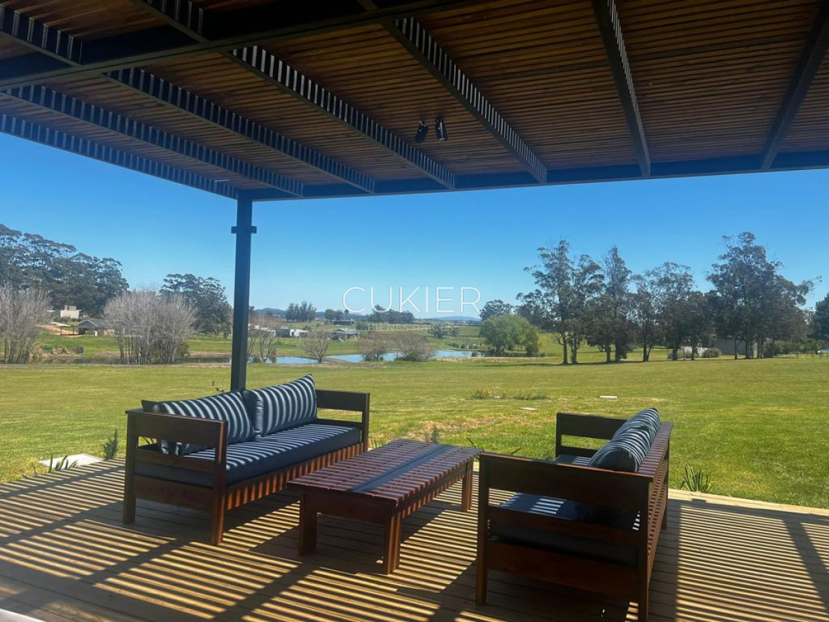 Casa ID.2543 - Venta y Alquiler anual hermosa casad de 4 dormitorios en barrio privado El Quijote