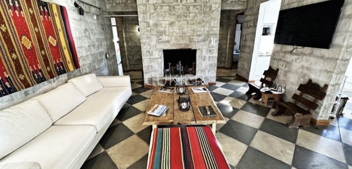 Casa ID.1840 - Venta de casa 3 dormitorios en Parque Burnett