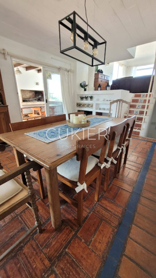 Casa ID.5279 - Venta y alquiler anual de casa 3 dormiotorios con vista al mar en La Barra Punta del Este 