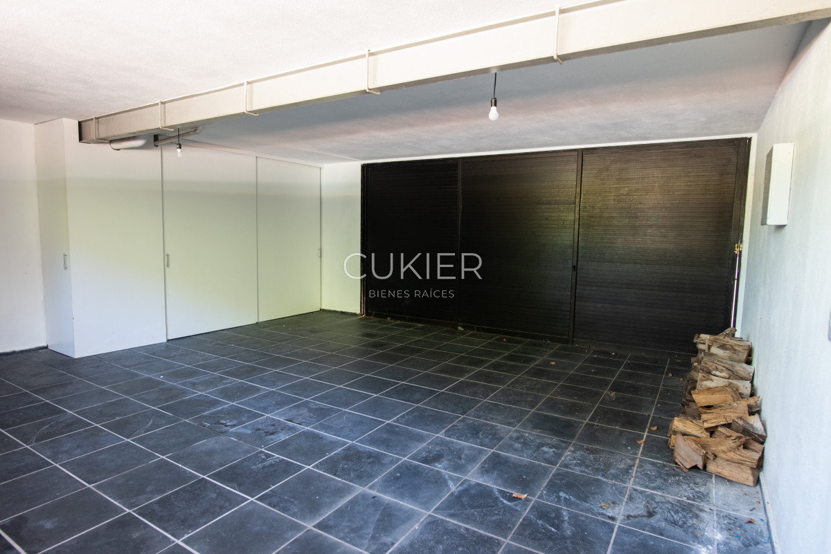 Casa ID.4685 - Venta espectacular casa de 3 dormitorios y dependencia en barrio privado la Residence zona de colegios