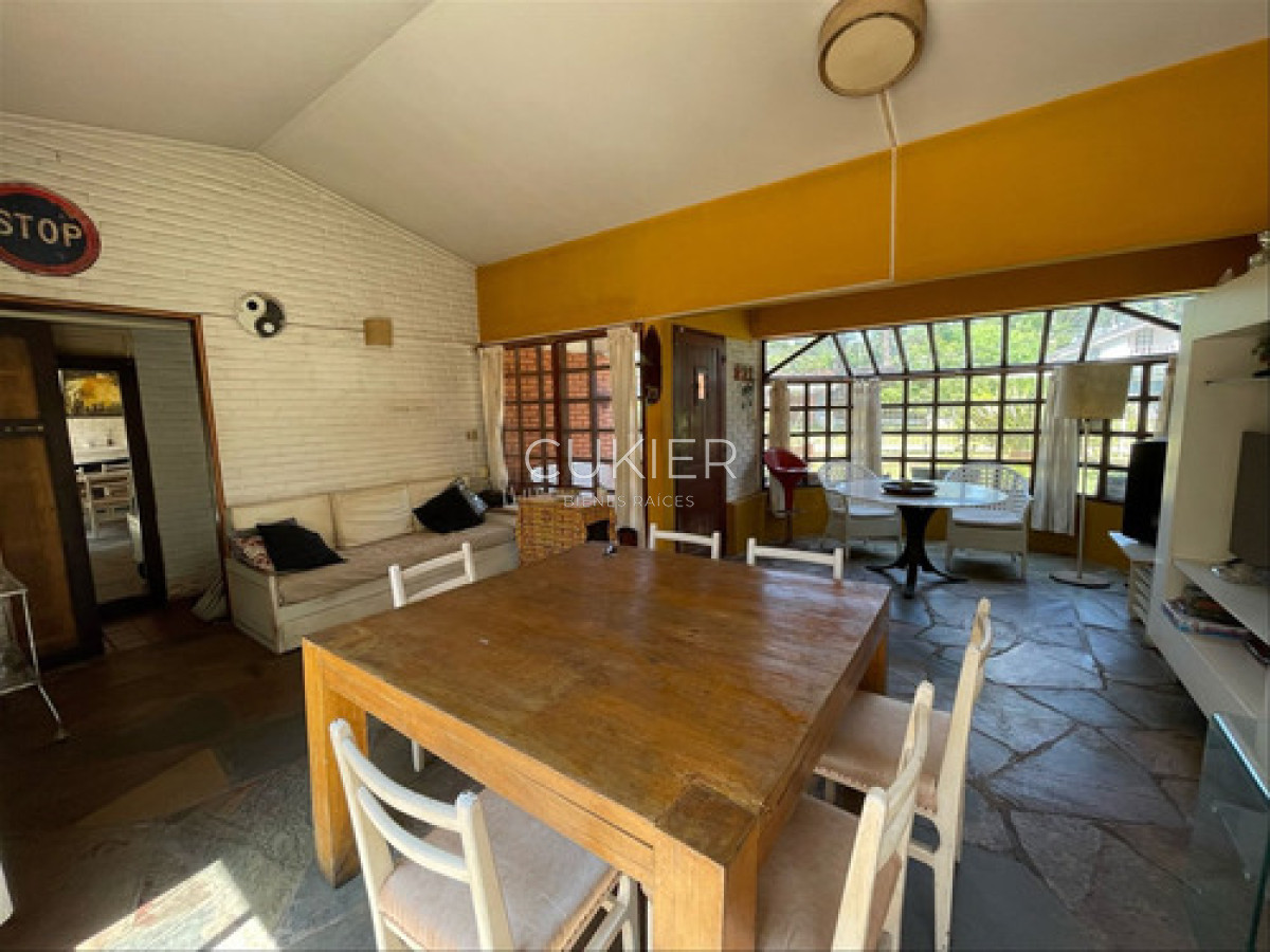 Casa ID.4637 - Venta Casa Tres Dormitorios en Lugano zona de colegios Punta del Este