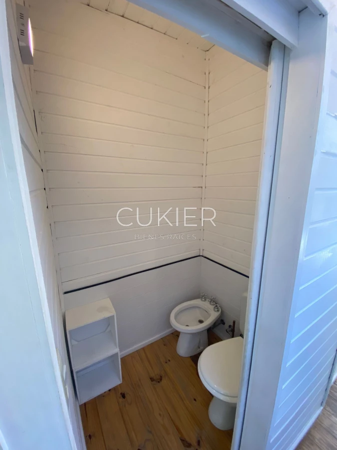 Casa ID.4313 - SE ALQUILA CASA EN EL TESORO DE 3 DORMITORIOS, 3 BAÑOS RODEADA DE VERDES