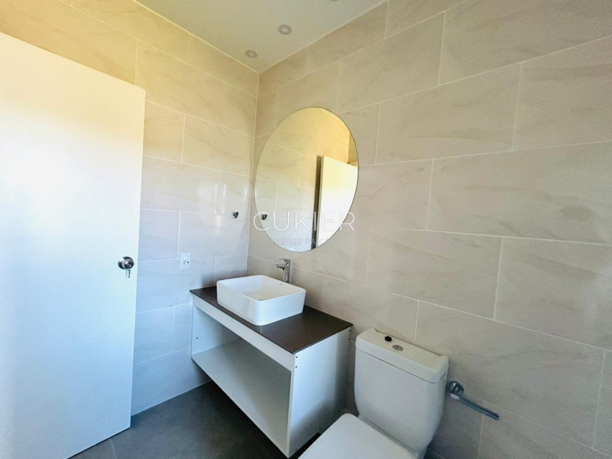 Casa ID.5374 - SE VENDE EN EXCLUSIVIDAD CASA DE TRES DORMITORIOS, DOS BAÑOS.