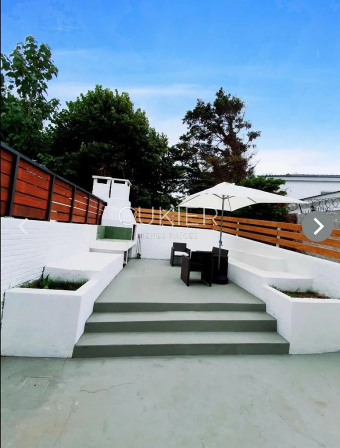 Casa ID.3312 - Alquiler anual de casa 2 dormitorios y medios a 1 cuadra del mar en playa mansa con patio y parrillero