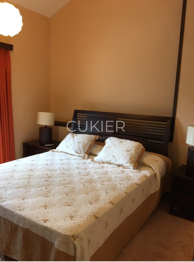 Casa ID.3762 - Alquiler anual espectacular casa de 4 dormitorios con piscina en Lugano