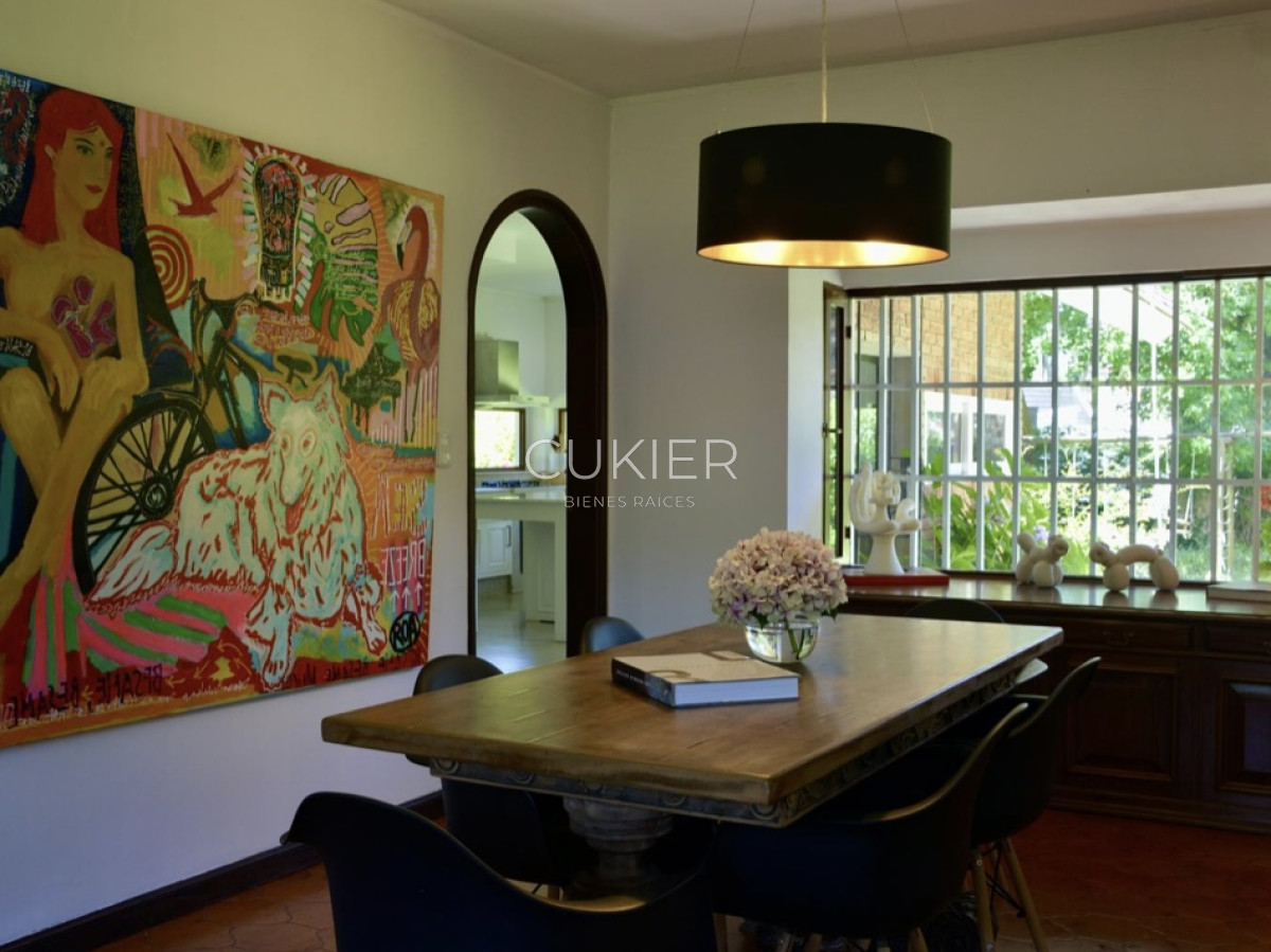 Casa ID.4220 - Venta y alquiler temporada y anual de espectacular casa de 4 dormitorios en San Rafael a 300 m del mar