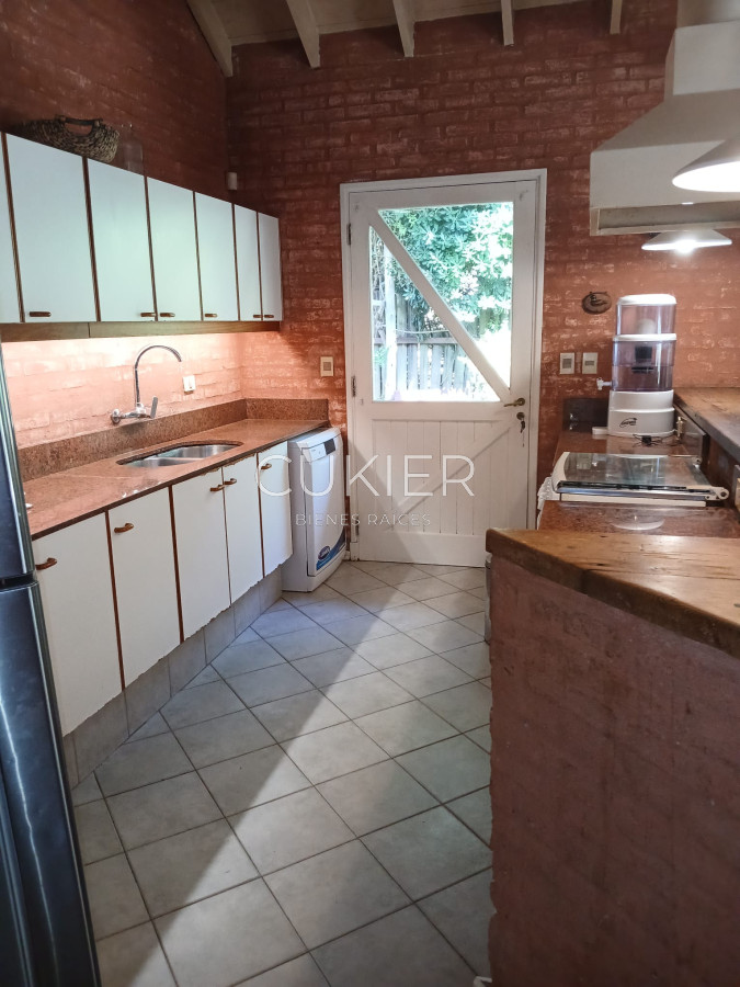 Casa ID.4765 - Alquier temporada de casas 4 dormitorios en la Arbolada barrio privado