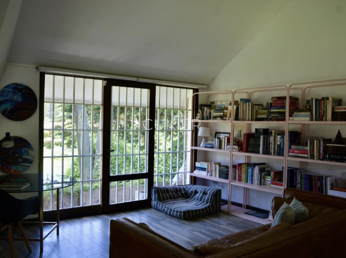 Casa ID.4220 - Venta y alquiler temporada y anual de espectacular casa de 4 dormitorios en San Rafael a 300 m del mar