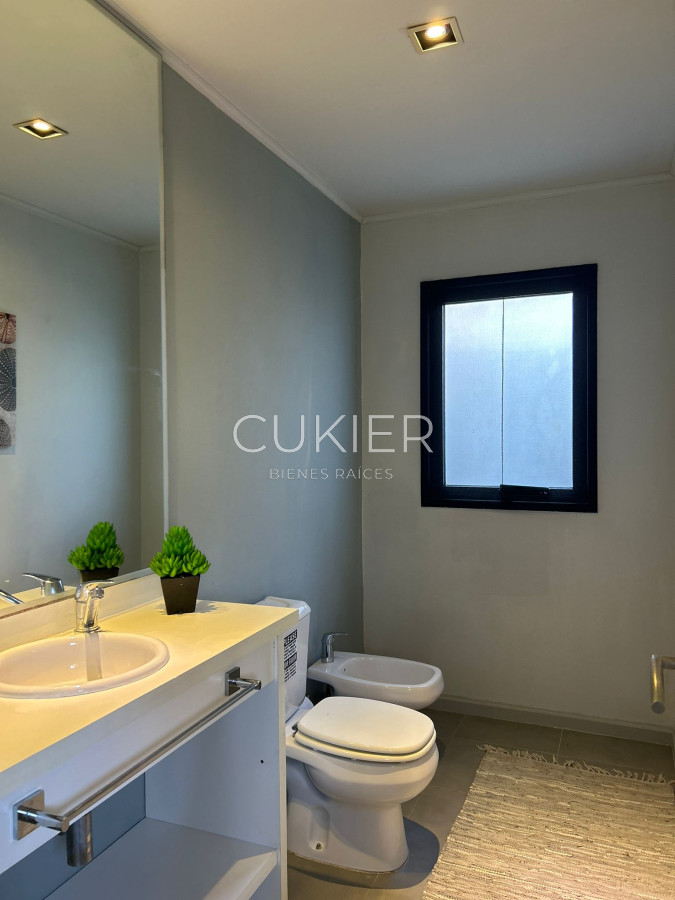 Casa ID.3856 - Alquiler anual de hermosa casa 3 dormitorios en barrio privado con servicios 