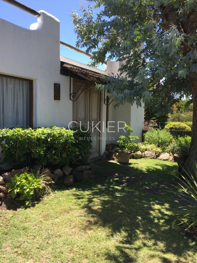 Casa ID.2488 - casa en la barra